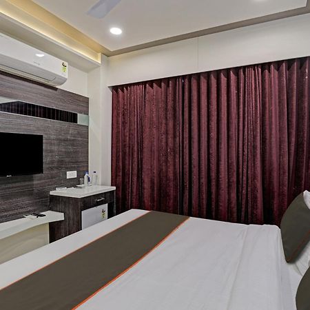 Collection O Alpha One Hotel Ahmedabad Buitenkant foto
