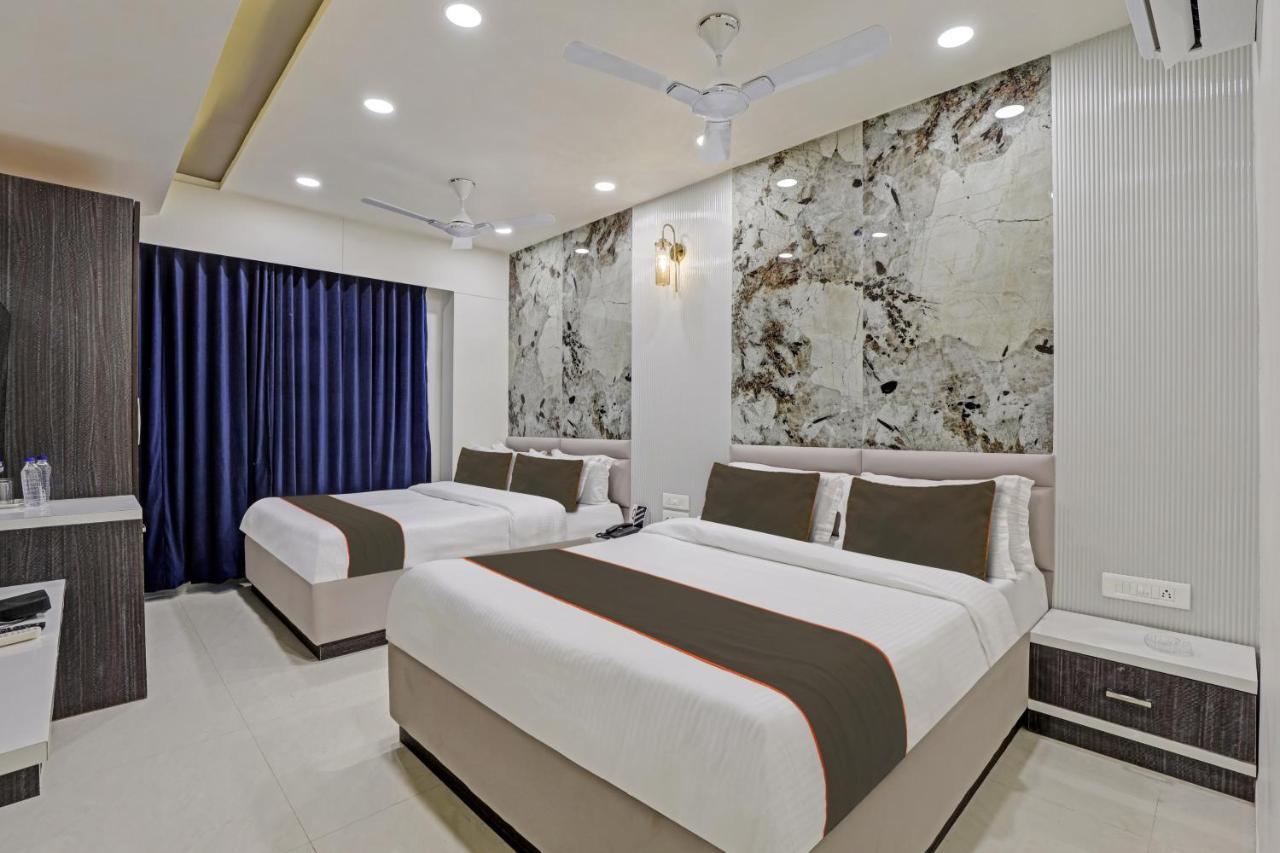 Collection O Alpha One Hotel Ahmedabad Buitenkant foto