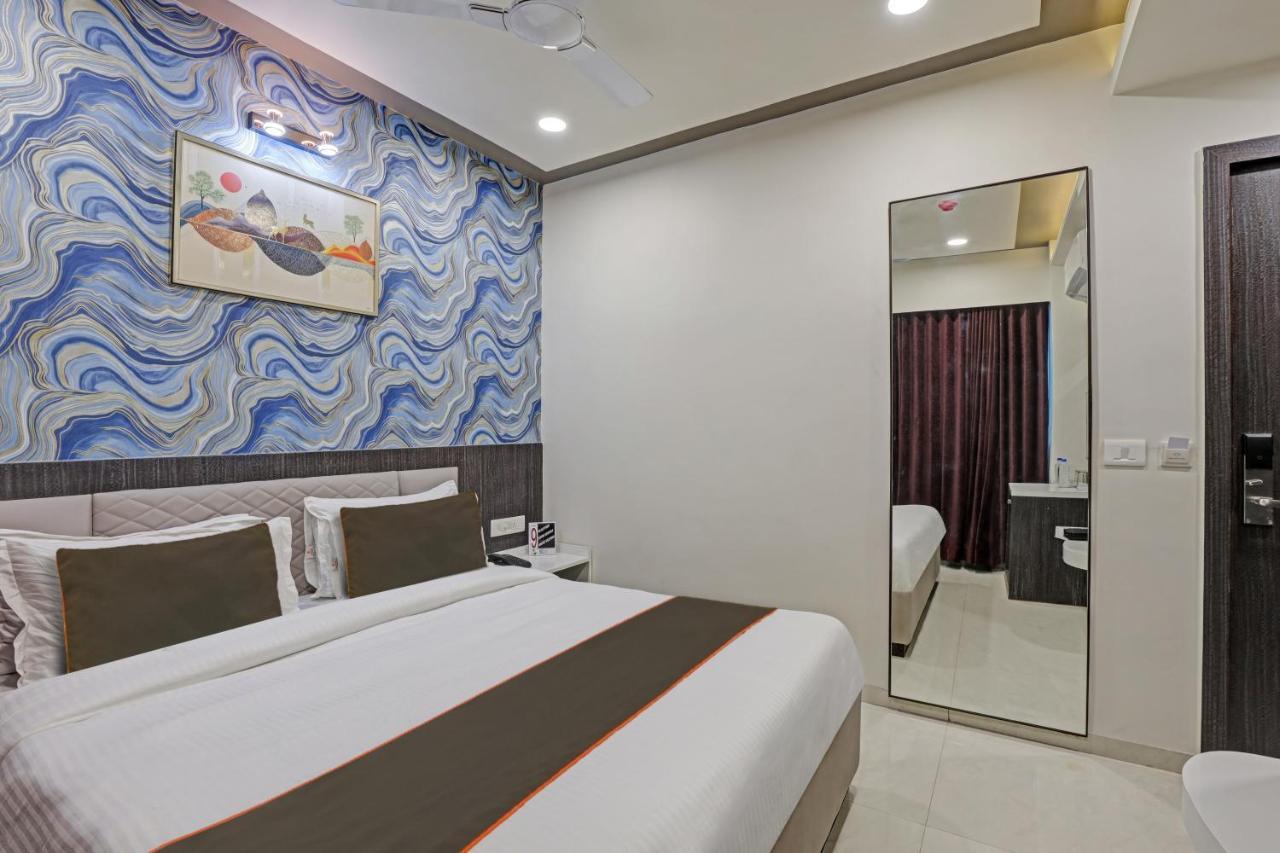 Collection O Alpha One Hotel Ahmedabad Buitenkant foto